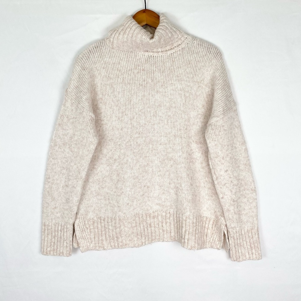 Banana Republic Turtleneck Knit Sweater Pink Size Medium Long Sleeve